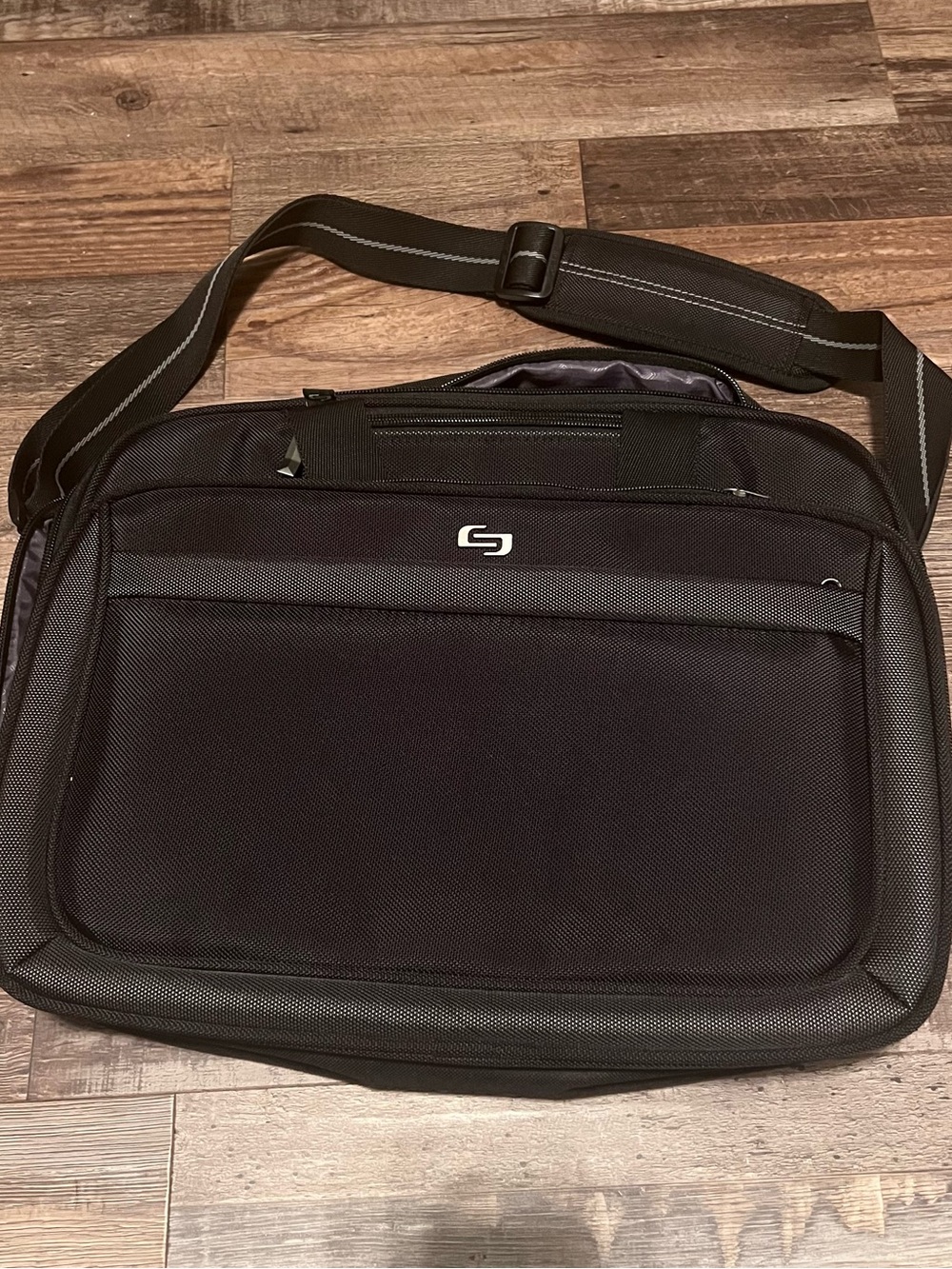 Solo New York Sterling 15.6" Laptop Slim Briefcase Bag Black CLA103-4